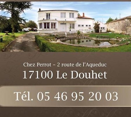 Gite De L'Aqueduc Le Douhet Екстериор снимка
