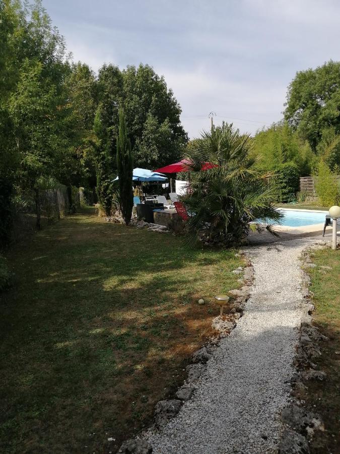 Gite De L'Aqueduc Le Douhet Екстериор снимка